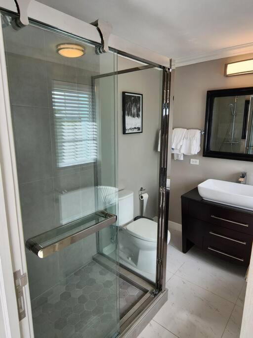 Modern Luxury 2-Bedroom 2.5-Bathroom Townhouse 内格里尔 外观 照片